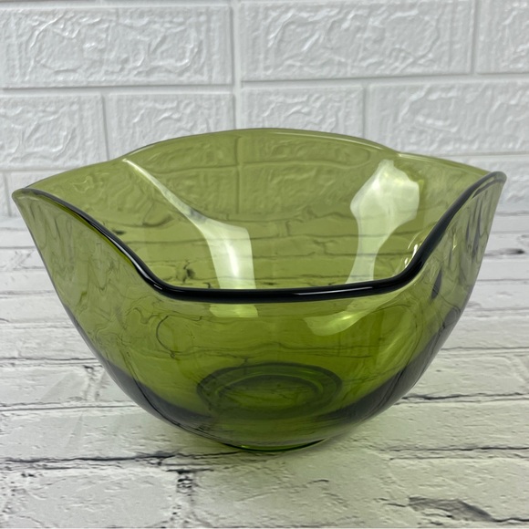 Vintage Anchor Hocking Avocado Green Folded Glass Serving Bowl - Picture 2 of 6